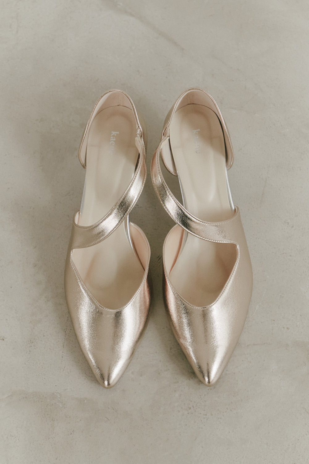 kaene公式オンラインストア アシメストラップパンプス / 050018 結婚式