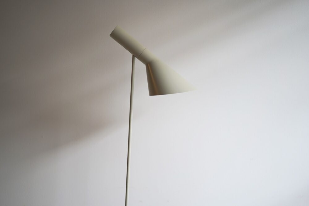フロアランプ編】おすすめのデザイナーズ・名作照明14選！│とりあえず家具