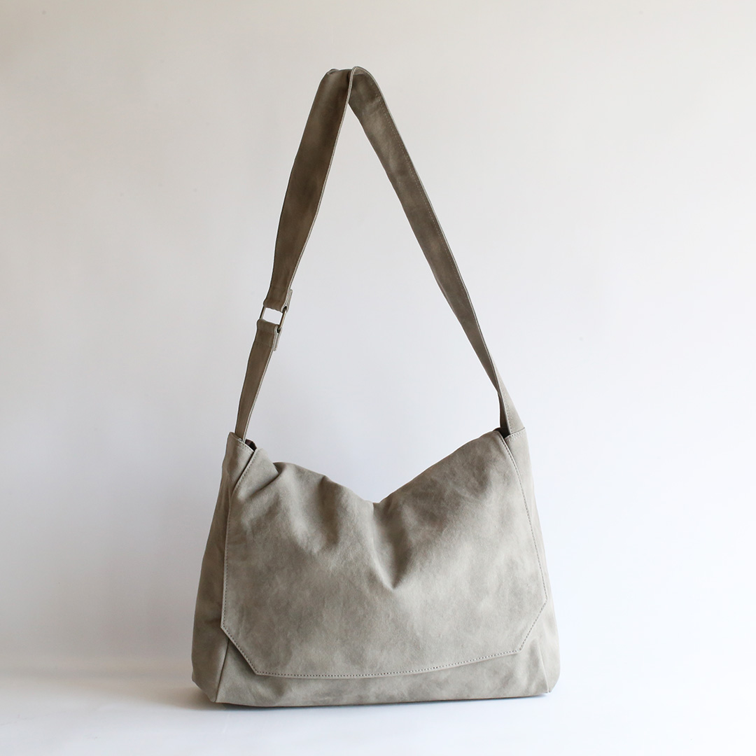 備長炭染め帆布ショルダーバッグ(L) | 香久山鞄