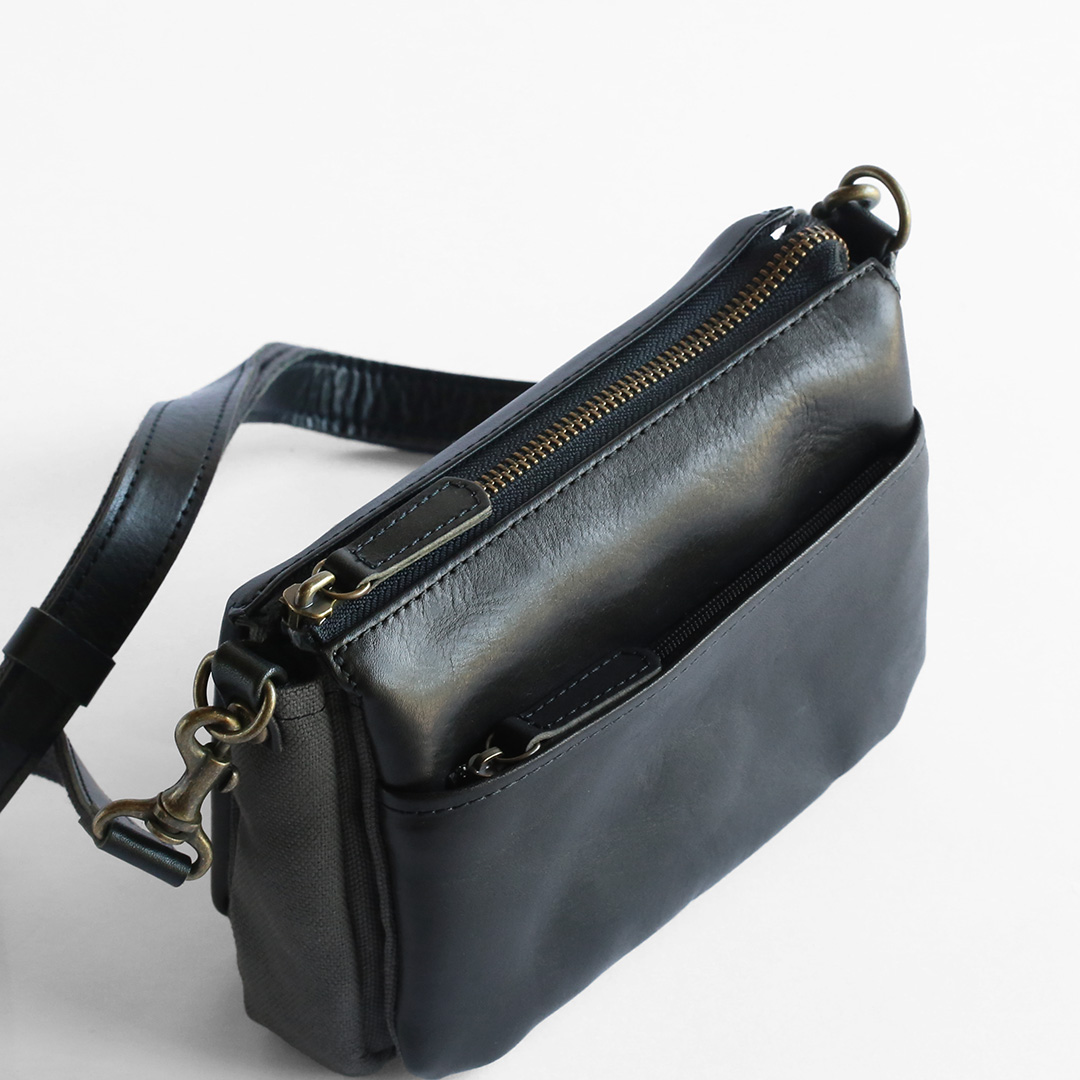 スワローテイル 革と帆布の3層ミニショルダーバッグ | 香久山鞄