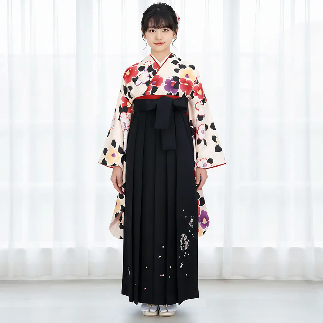 アイボリー地に椿・黒袴（刺繍） （小学生）／卒業式 | 宅配着物