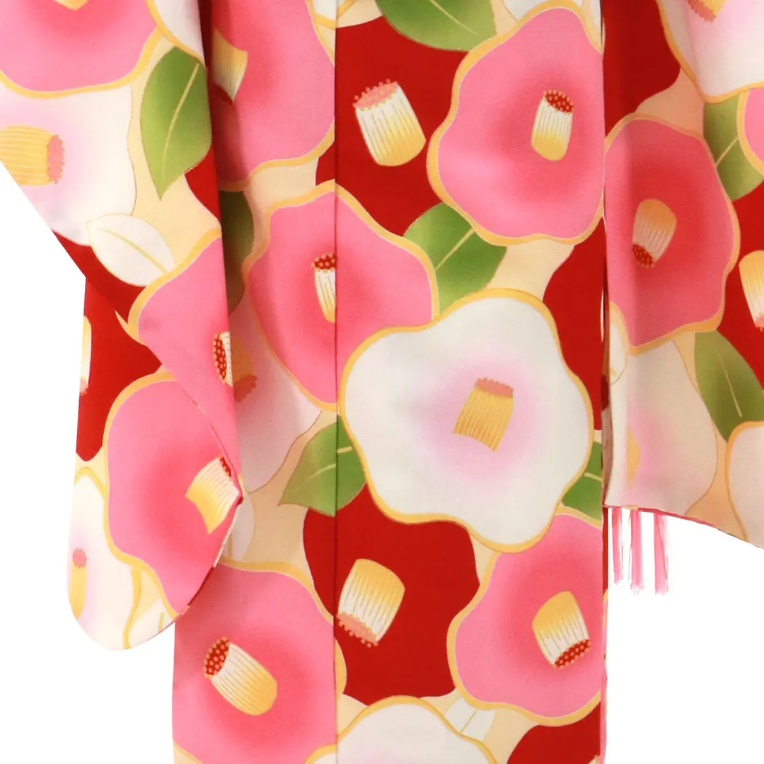 クリーム地にピンクや赤のレトロ椿の着物／七五三・七歳女の子 | 宅配