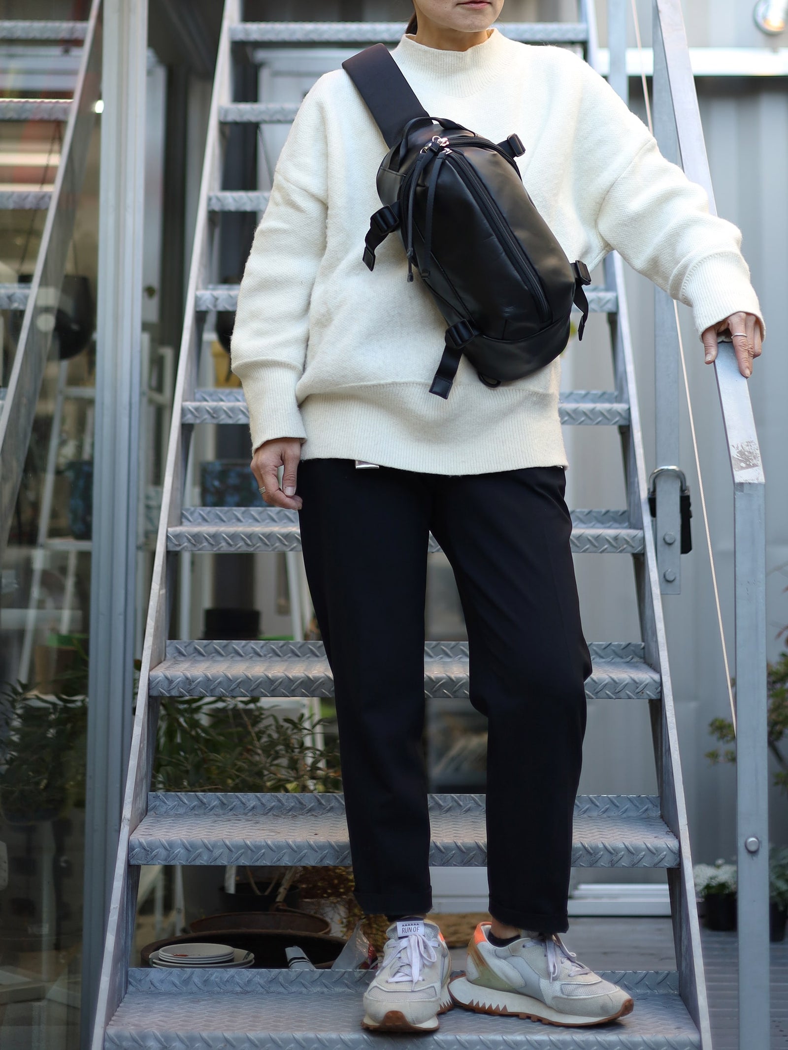 軽量レザーボディバッグ – KATSUYUKIKODAMA PARADIDDLE