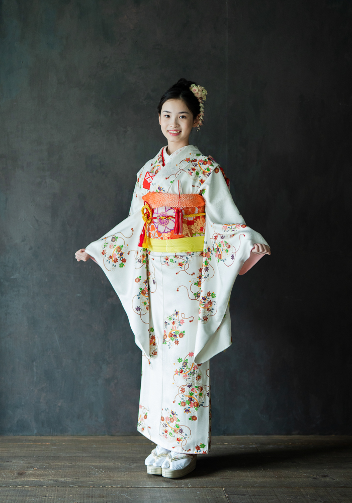 十三参り女の子の高級着物レンタル】白色・花籠柄の十三参りきもの