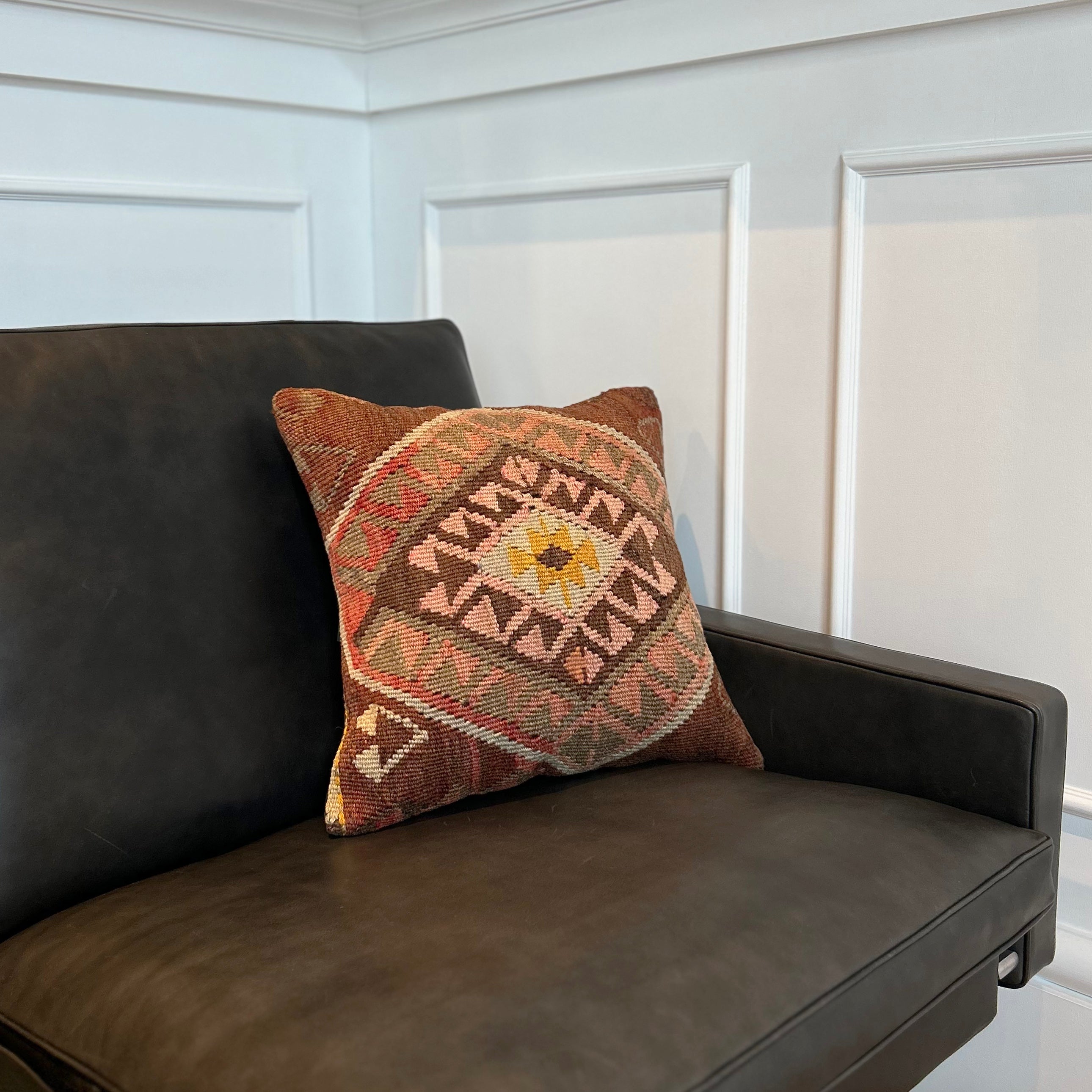 オールドキリム キリムクッションカバー 40×40㎝ (C-15290) – キリム屋