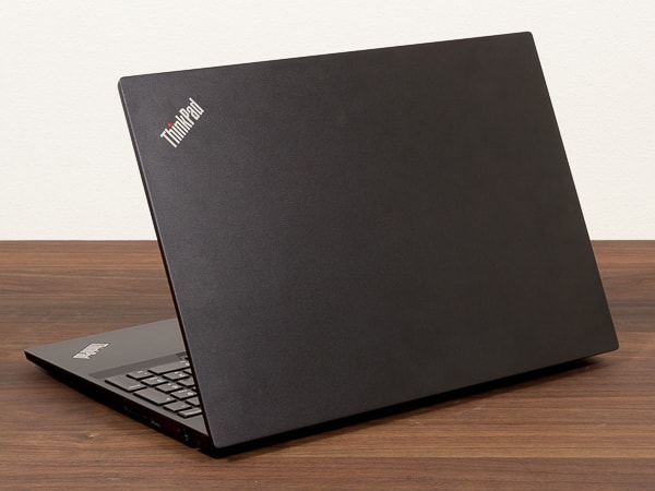 ThinkPad E595 レビュー：安くてもスタイリッシュでキーボードが使い