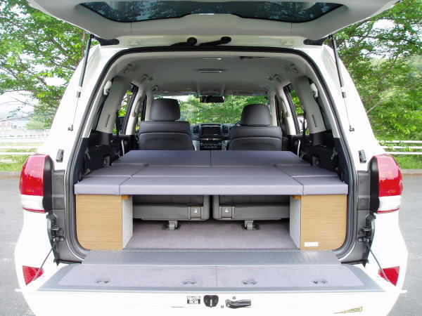 ランクル200 サードシート付仕様 | 工房リンクス・ベットキット