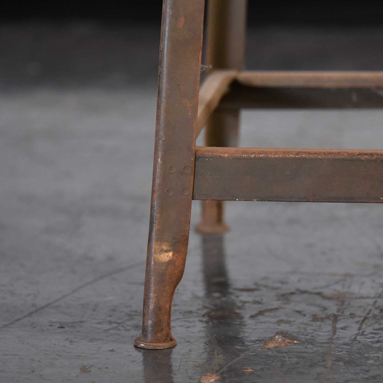 インダストリアル アイアンチェア CH-56 – 神戸アンティークウェアハウス