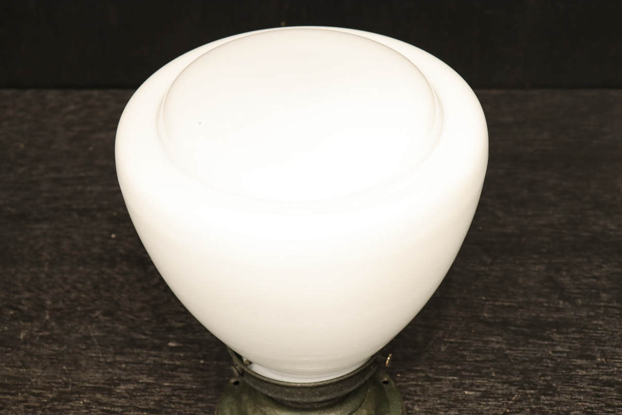 円錐型の乳白色ガラス笠の天井直付け灯カバー DC6816 – 古福庵