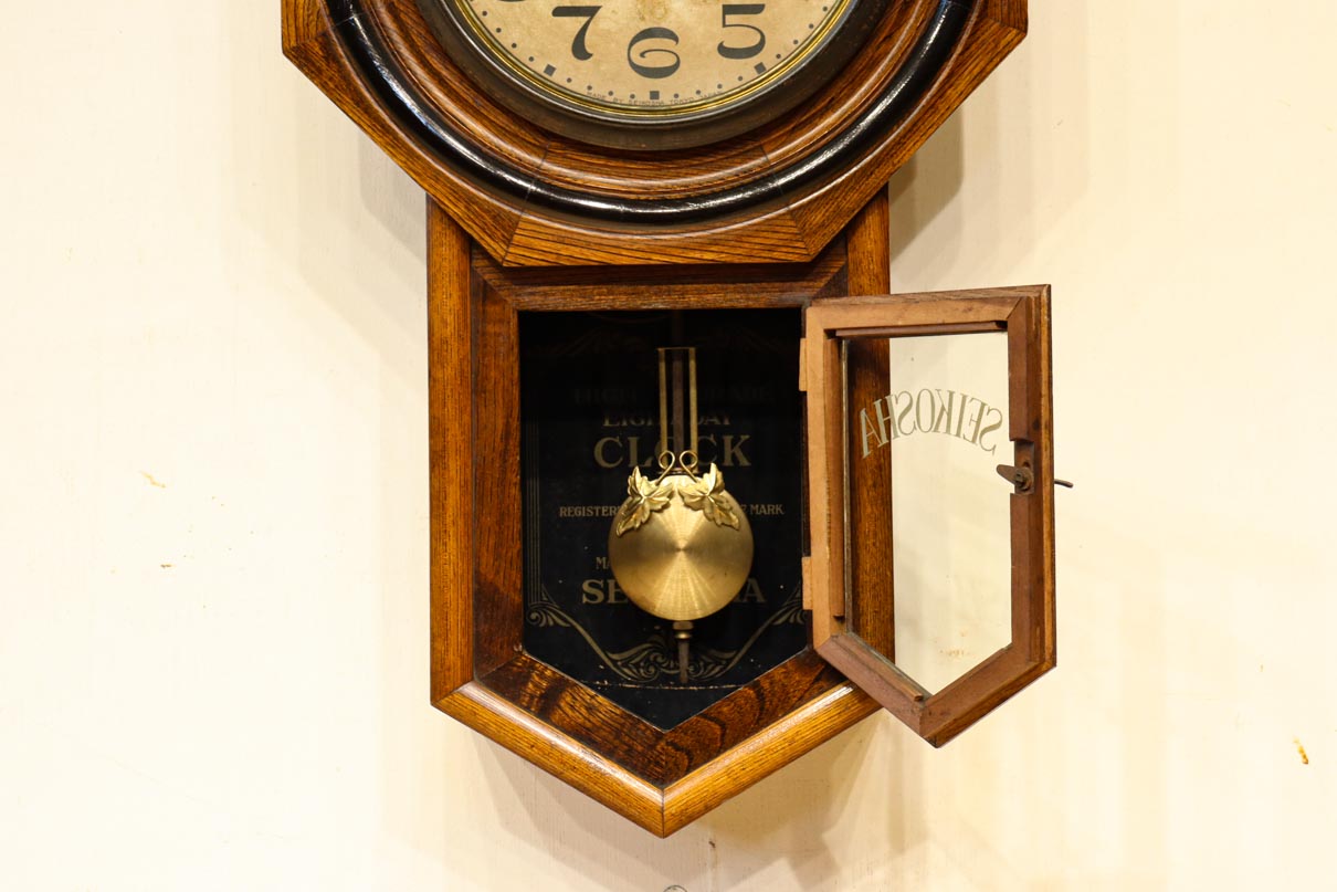 温かみある風合いに包まれたSEIKO社の振り子時計 DC8648 – 古福庵