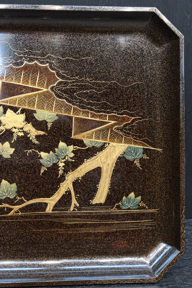 華やかな蒔絵で艶やかな光沢に包まれたお膳 DC8949 – 古福庵