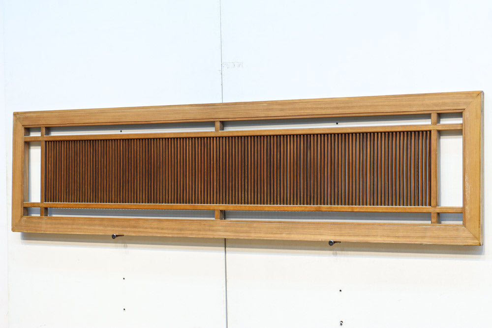 繊細な桟が端然と並ぶ縦繁格子の欄間 E9681a 在庫1枚 – 古福庵