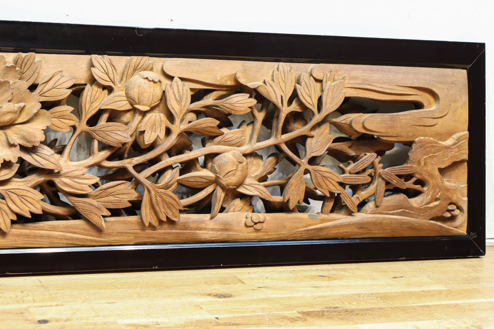 繊細な彫刻で鳥と牡丹を描いた彫刻欄間 EZ2537a 在庫1枚 – 古福庵