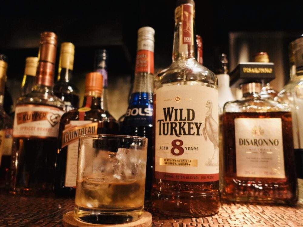 レビュー】ワイルドターキー8年の味と評価は？101との違いは