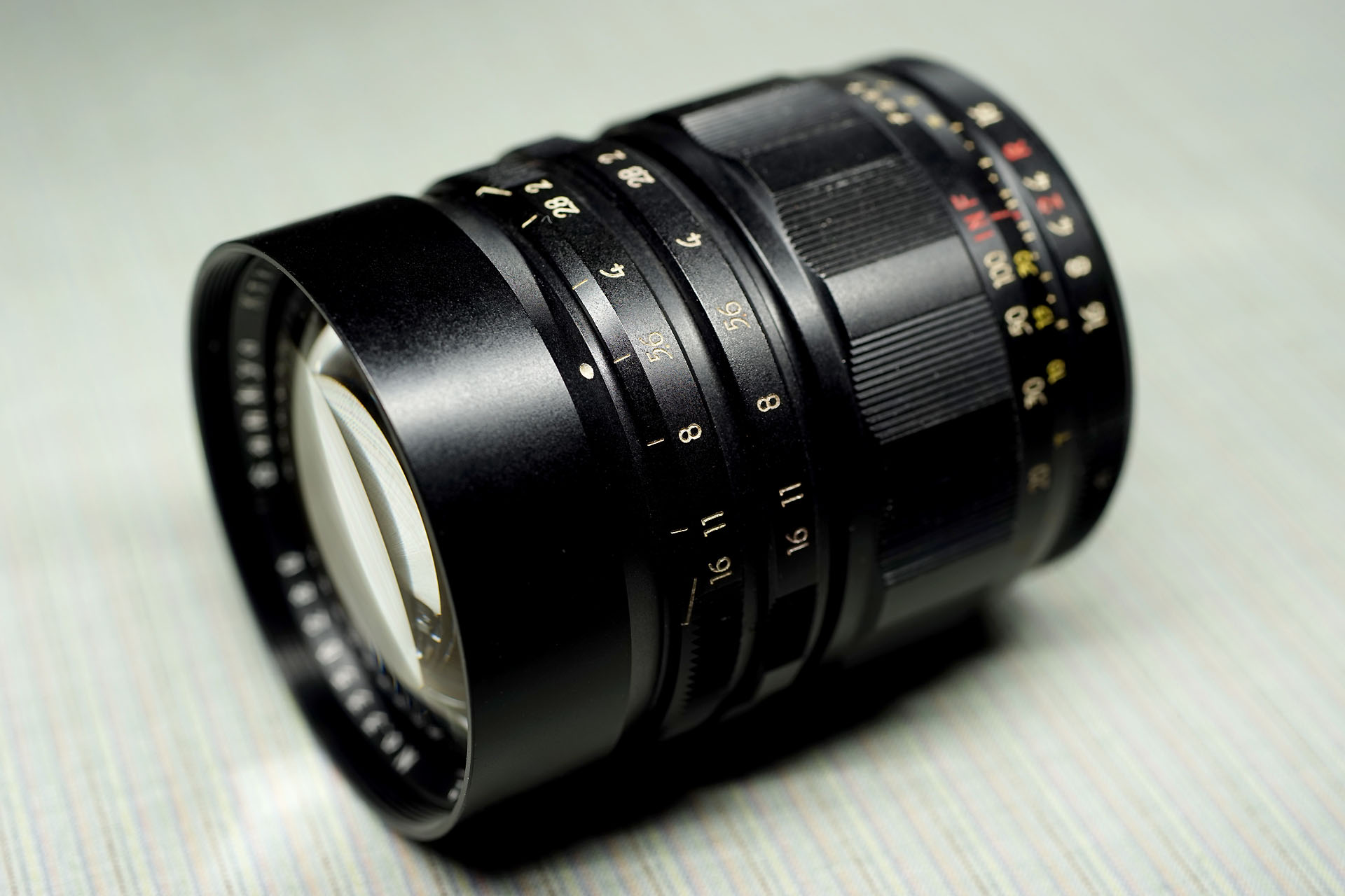 軽快な発色と不思議なベール ／ コムラー KOMURA 105mm f2 - koiWide