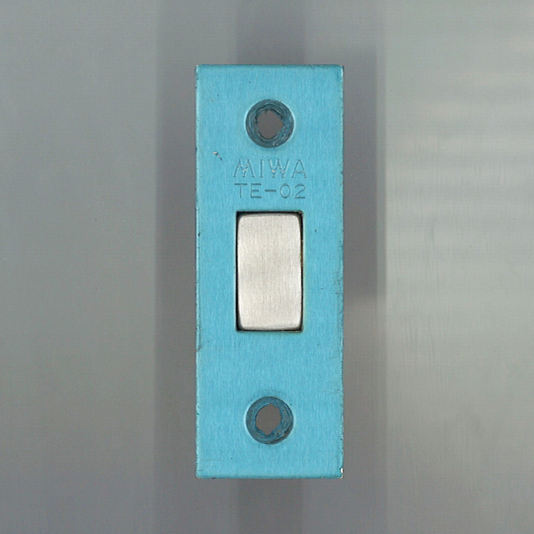 小池ガラス店 / 本締り錠 WD1321-00 刻印 : MIWA TE-02 ビスピッチ