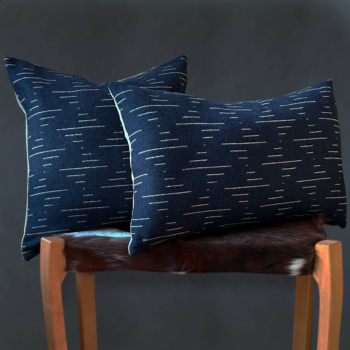 エレノア プリチャード Tuulevurr クッション ネイビー/サンド