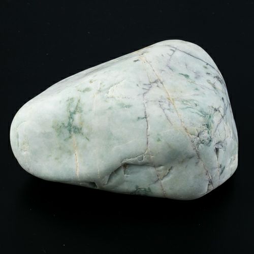 海石・白色に緑黒縞模様・親不知海岸産・745g】（高品質淡緑色ヒスイ
