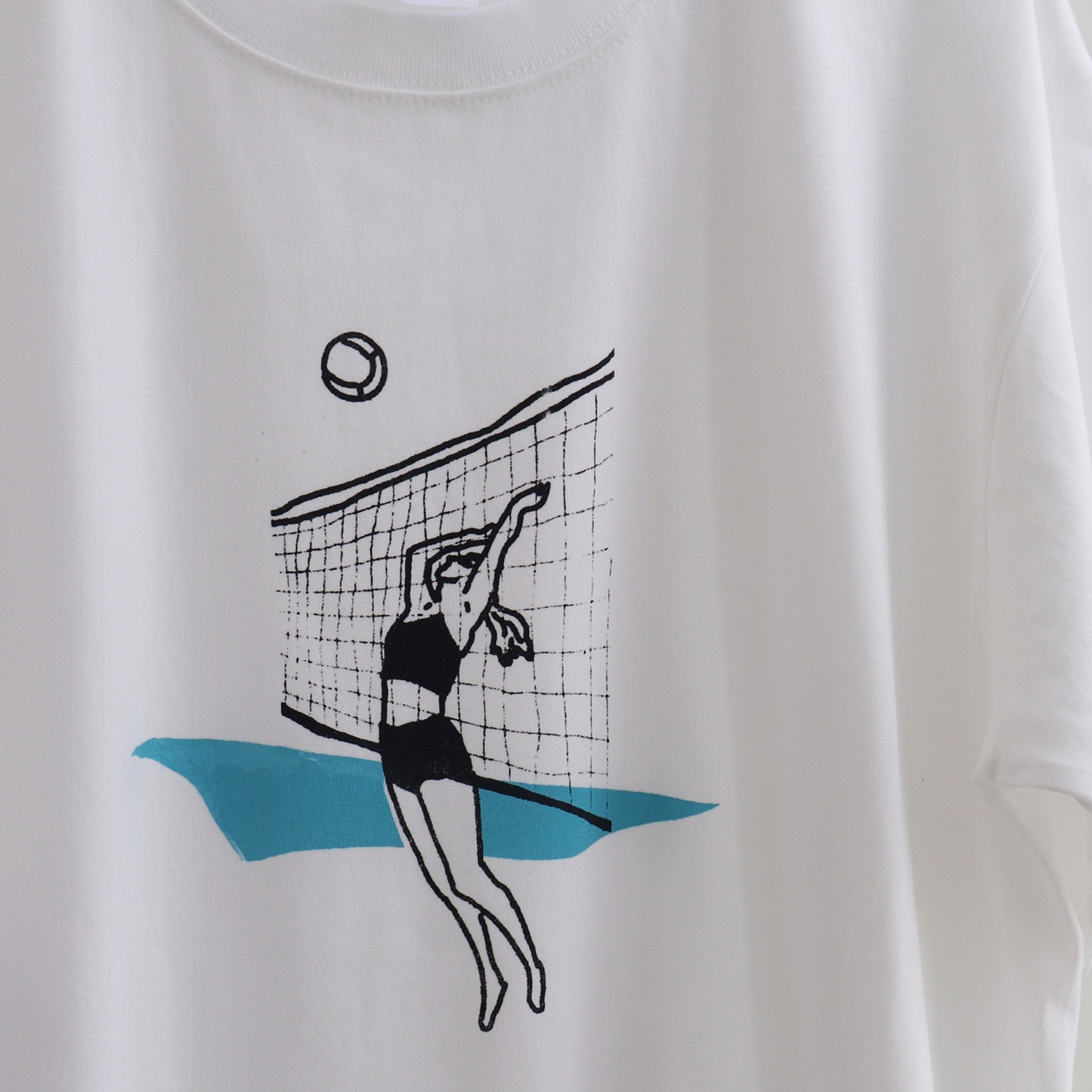 ビーチバレー厚地白Tシャツ―メンズ、ユニセックス