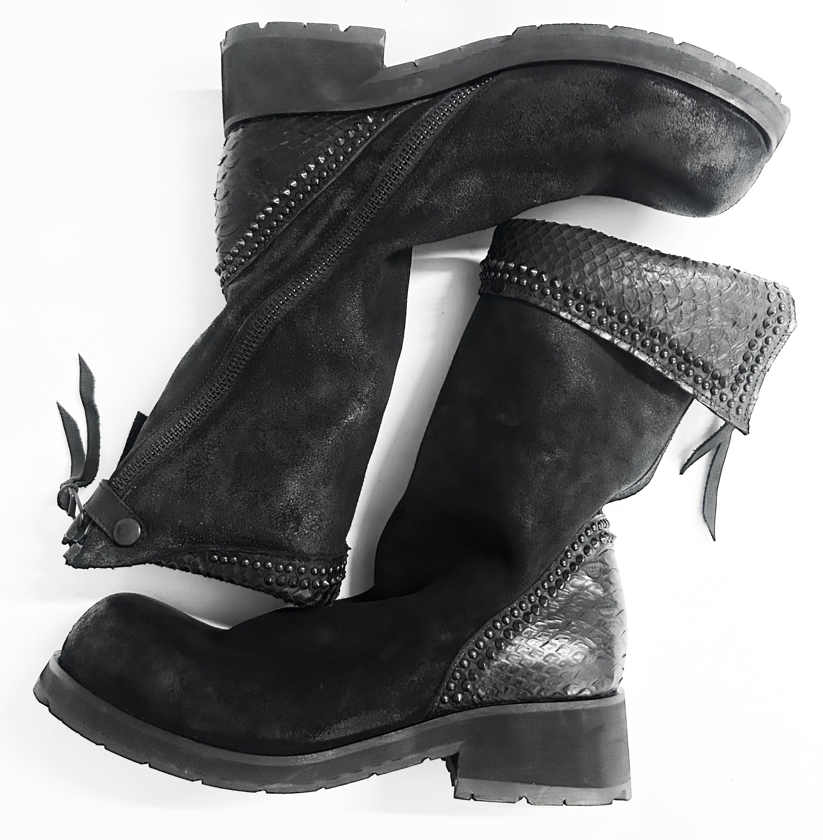 KMRii ケムリ Crush Suede Boots – KMRii OFFICIAL ONLINE STORE
