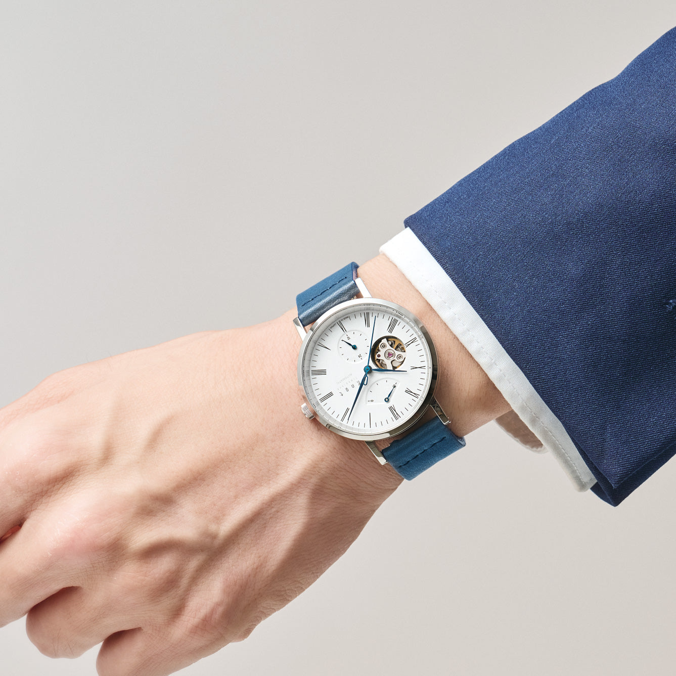 Knot CAP-38SVWH1 腕時計 メンズ レディース クォーツ ホワイト 日本製