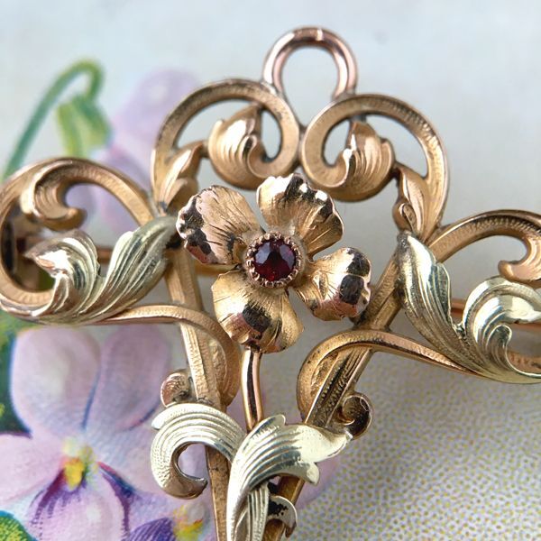 FIX アールヌーヴォー花のゴールドブローチ - アンティーク k-nuts
