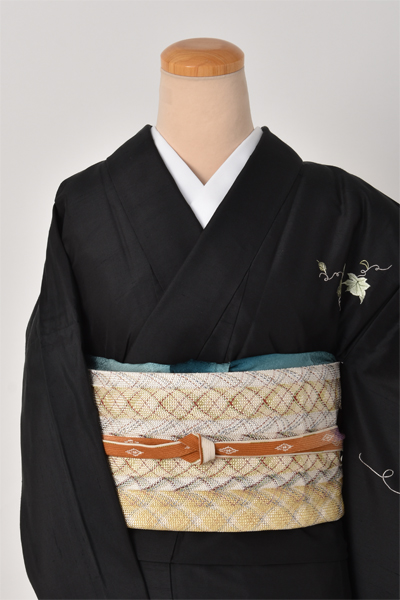 単衣紬訪問着［泥染めの大島紬］｜着物レンタルあき (来店着付け無料