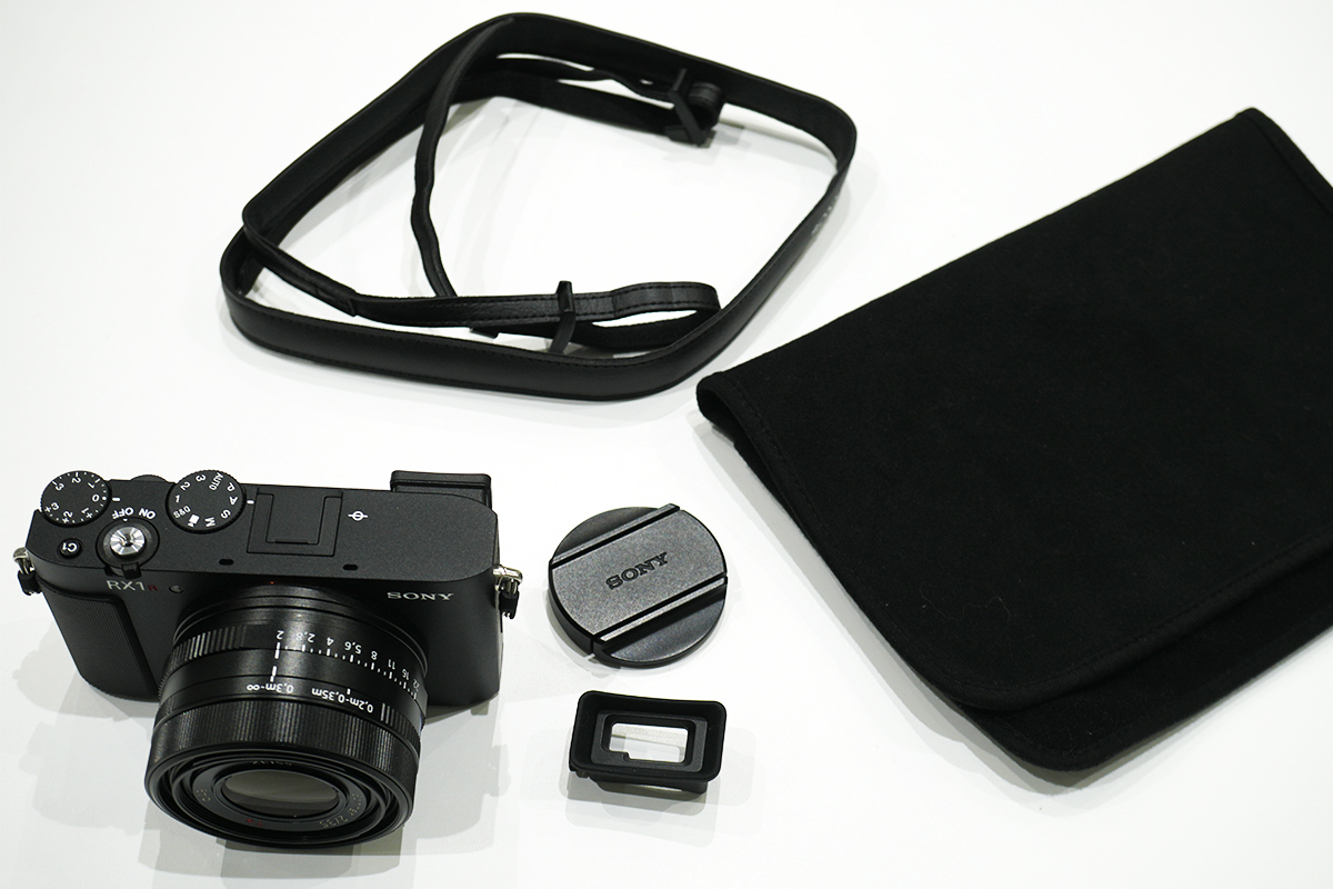 有効約6100万画素フルサイズサイバーショット「RX1R III」（DSC-RX1RM3