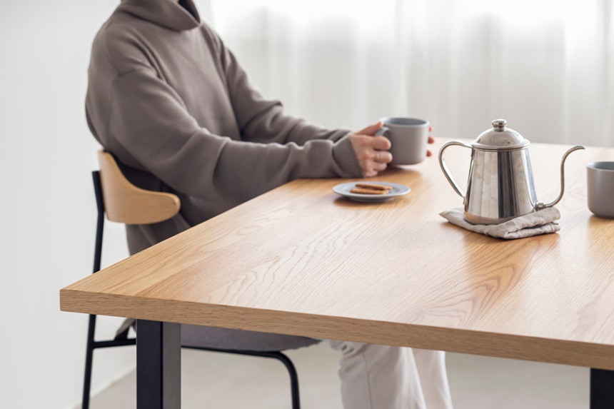 あなたのキッチンにぴったりの“理想のダイニングテーブル”は、1cm単位