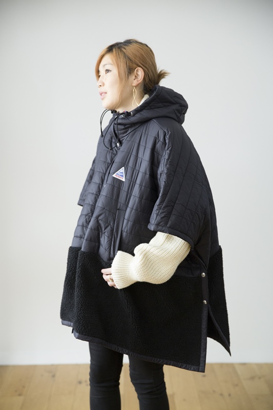 モードなスポーティを演出！ 「ケープハイツ」のあったかケープ