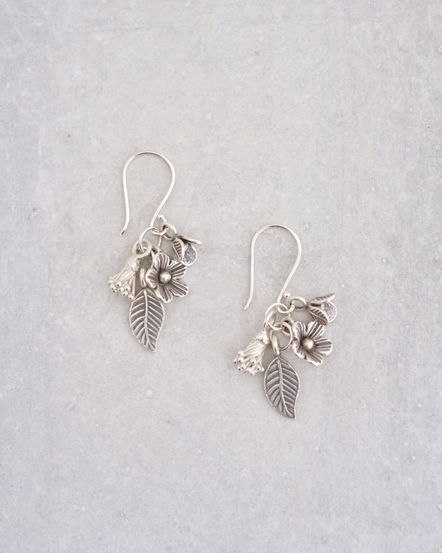 カレンシルバーと天然石のアクセサリー | 暮らしとおしゃれの編集室