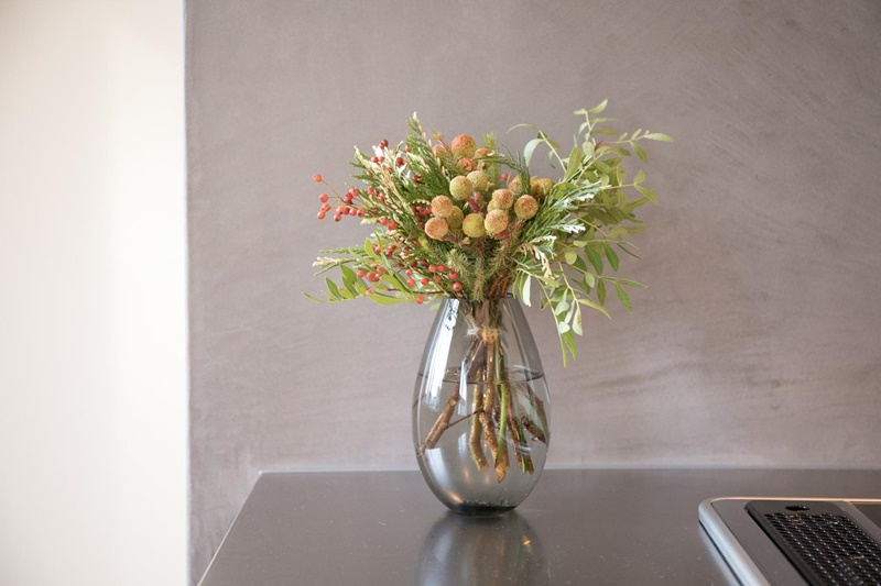 シンプルで日常に溶けこむ「ホルムガード」の「SUU」別注フラワー