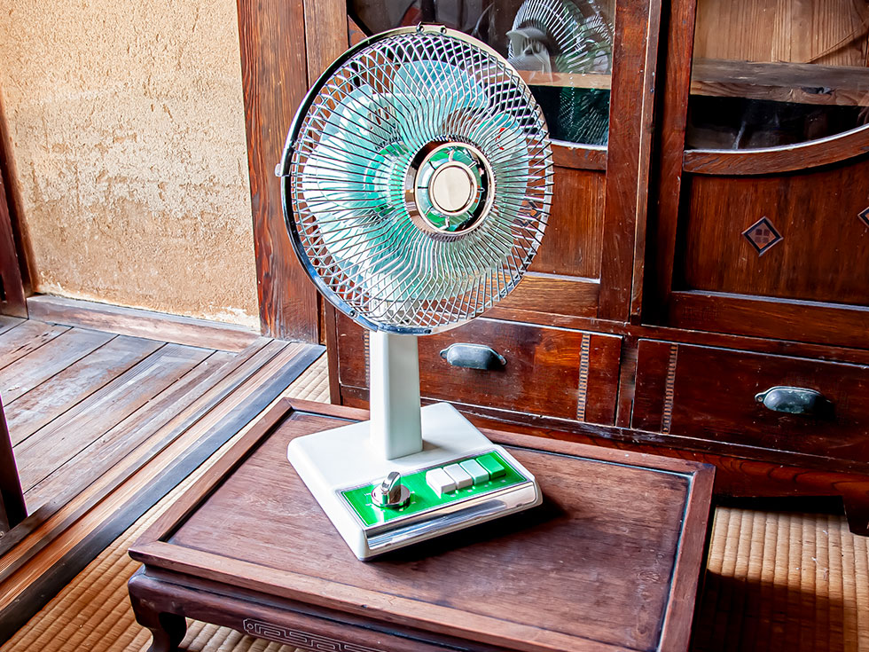 レトロデザインミニ扇風機KLF-2057 | コイズミオンラインショップ