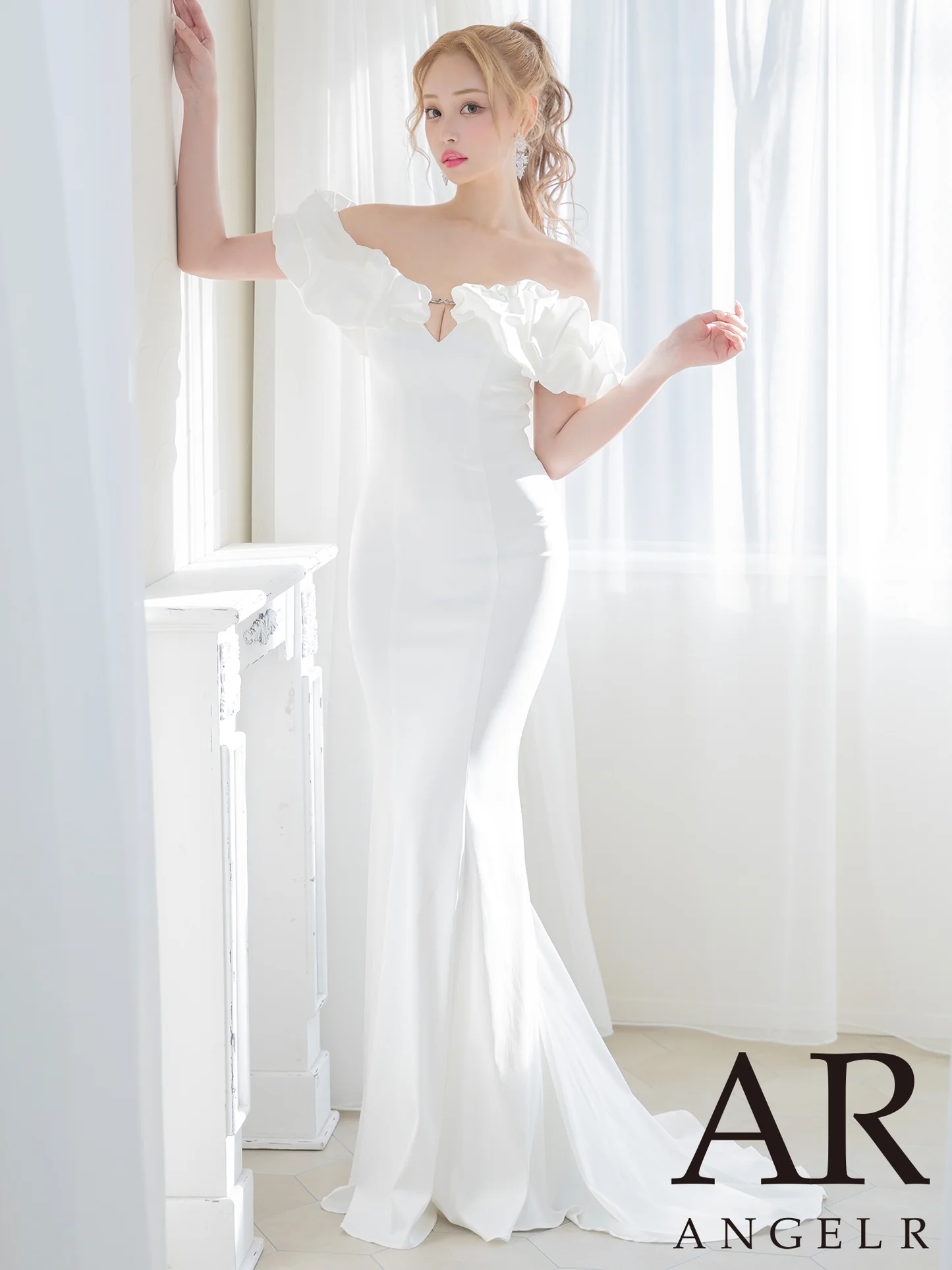 Angel R/エンジェルアール】オフショルダー フリル フロントビジュー