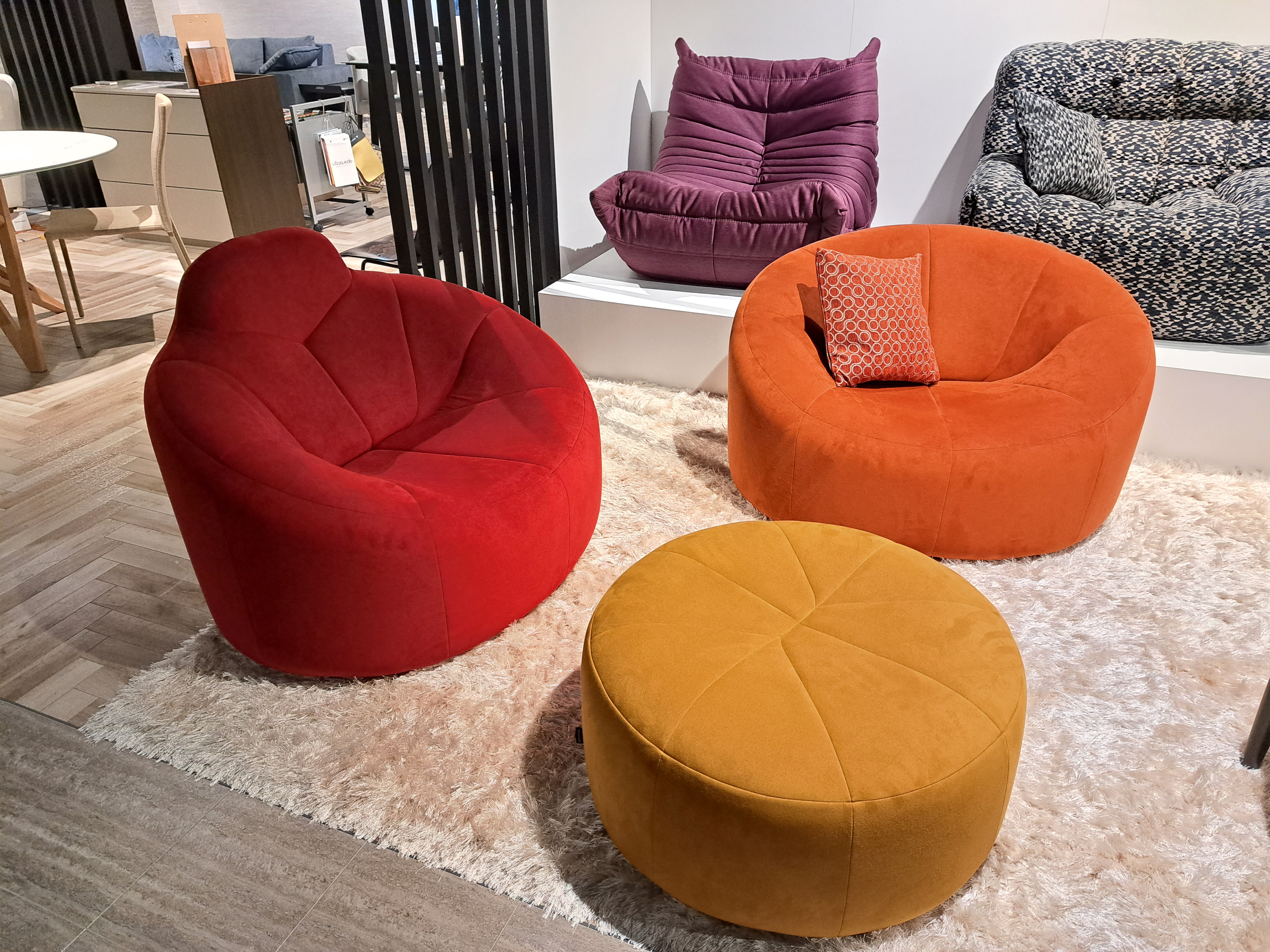 ligne roset（リーン・ロゼ）”ウルトラスエード®フェア” | LAPIAS万代