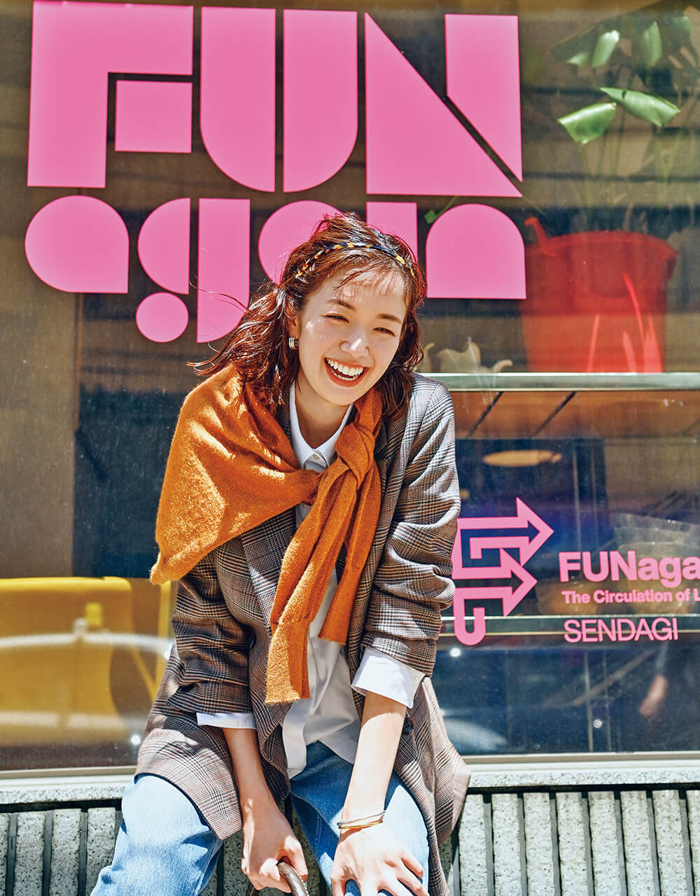 2022秋【佐藤栞里さんが着る”こなれブラウン”コーデ3選】1点投入で