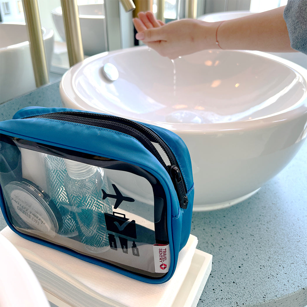 化粧品などの持ち運びに。トイレタリーポーチ 【TRAVEL SENTRY