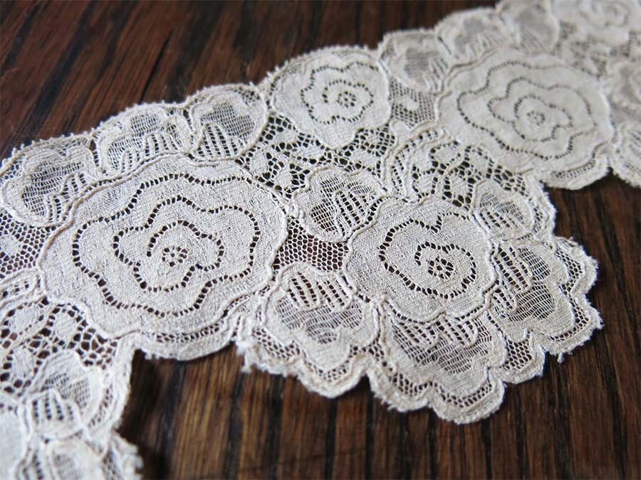 LES ANNEES FOLLES：アンティークレース