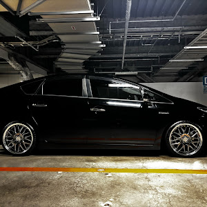 プリウスの50プリウス・ワンオフマフラー・中間リアストレート・触媒