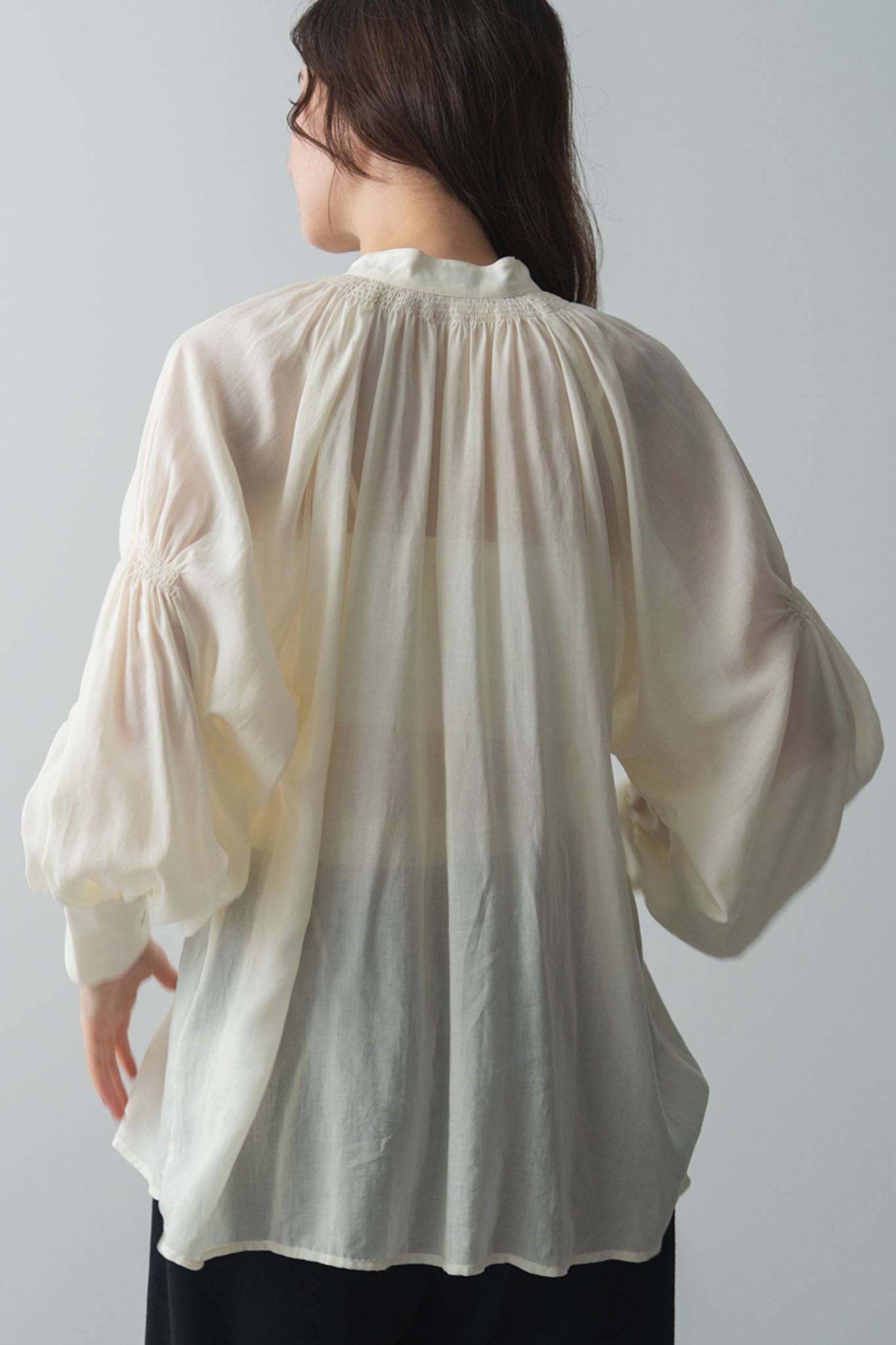 ボウタイ付ドレープブラウス