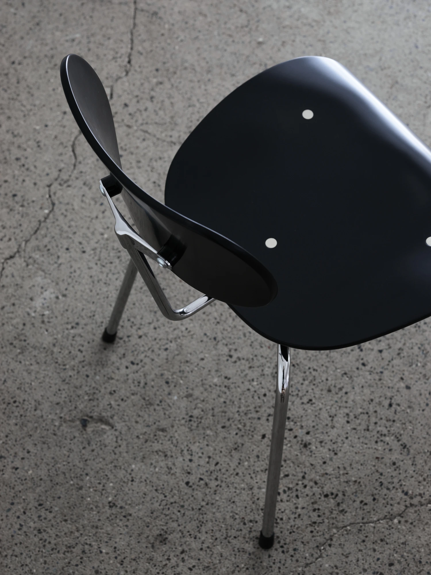 SE 68 SU STACKABLE CHAIR - licht-gallery