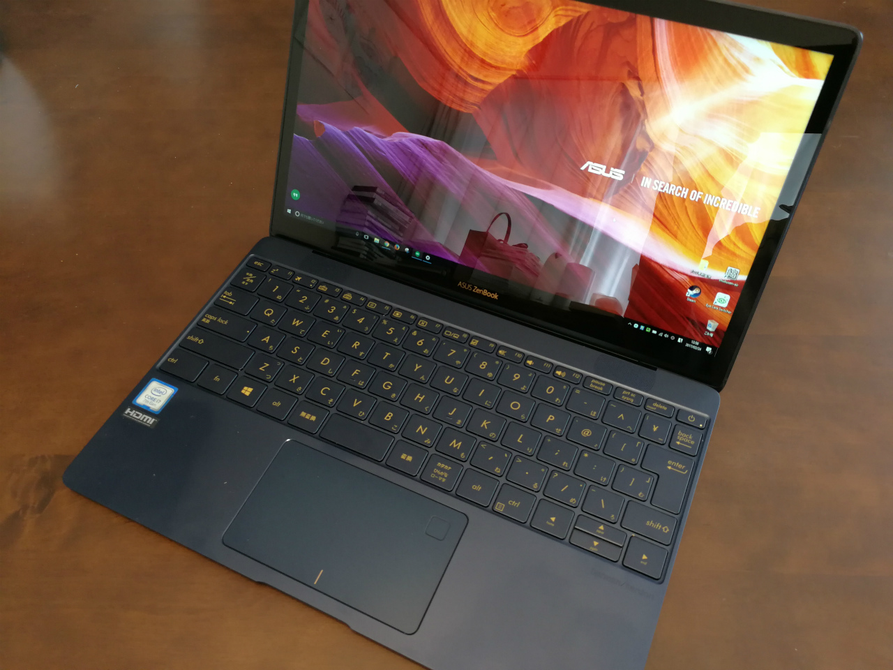 日用品] ASUS ZenBook 3 UX390UAレビュー。5日目。薄さと軽さの中に