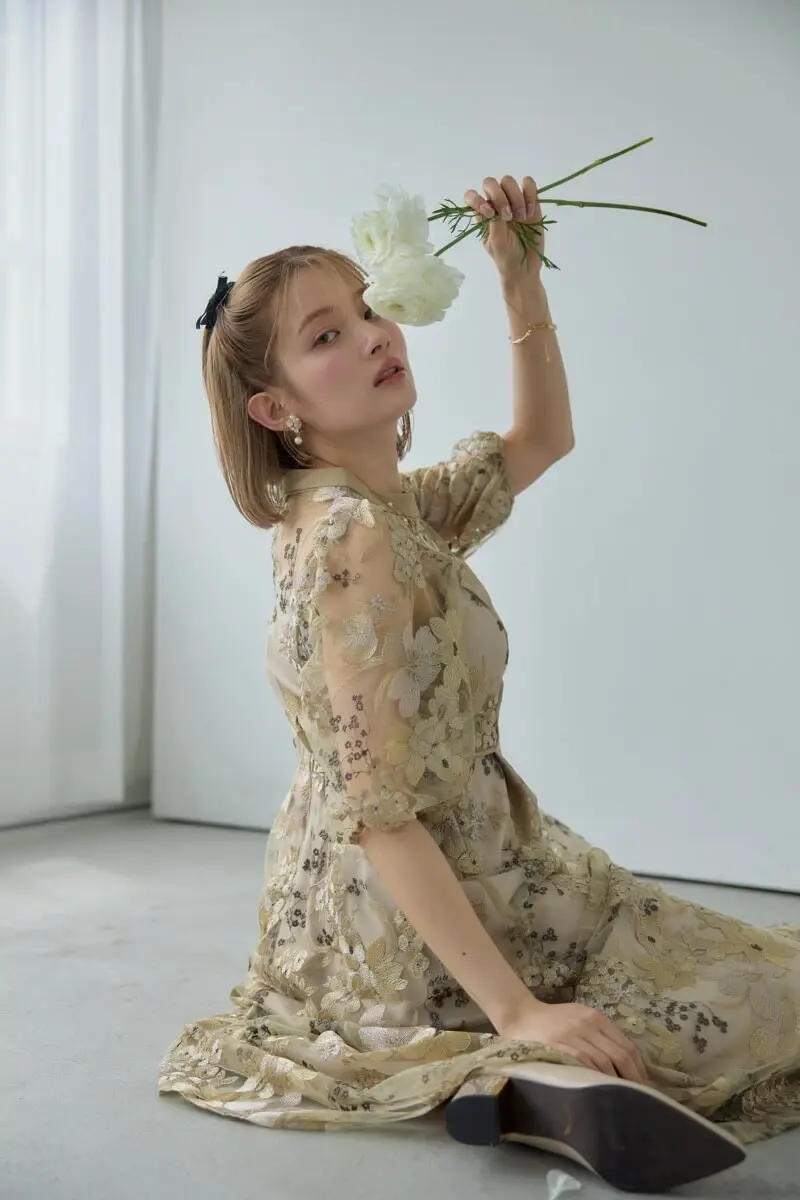 イエローのフラワーエンブロイダリードレス | Dorry doll | M | 結婚式