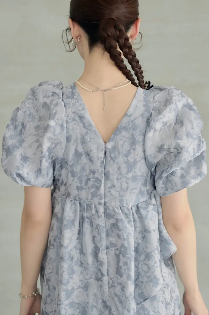 ライトグレーのバブルスリーブジャガードドレス | ANDRESD | M