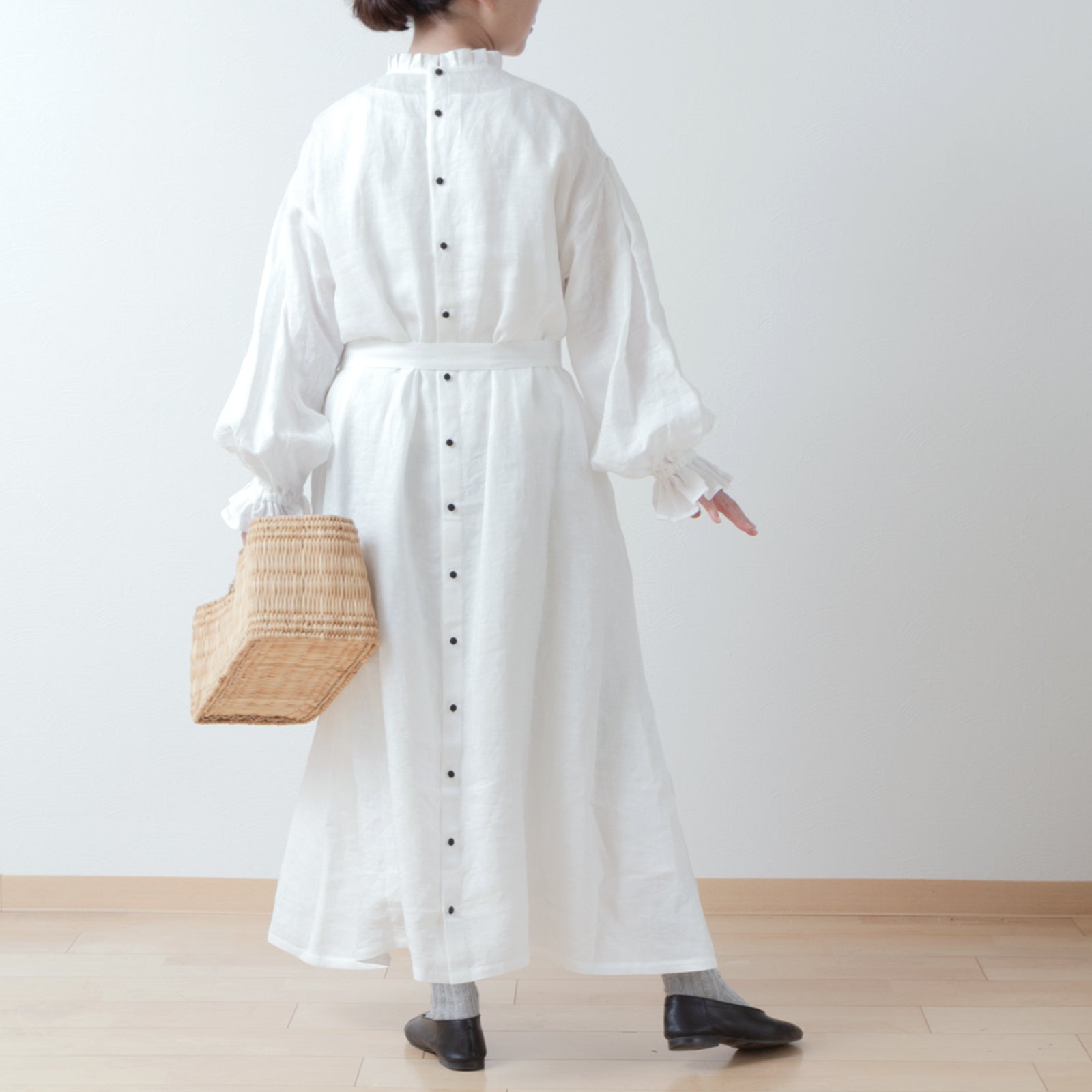 タックフリル衿が上品＊セレモニーにも＊バックくるみ釦ギャザー