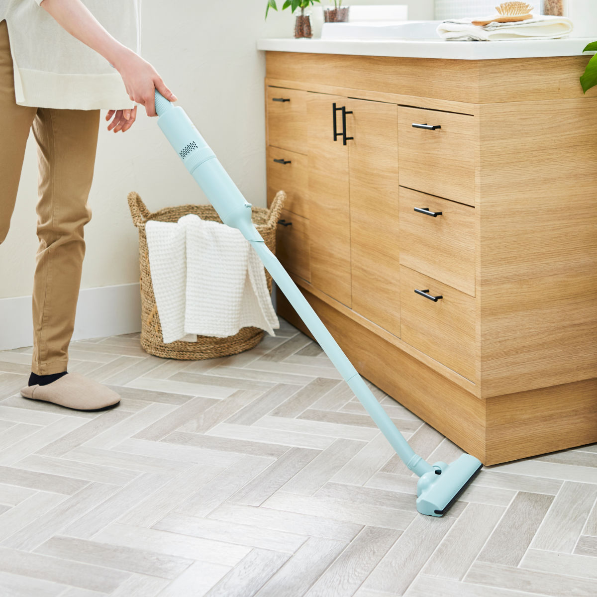 dショッピング |BRUNO スティッククリーナー 2WAY スリム USB充電式