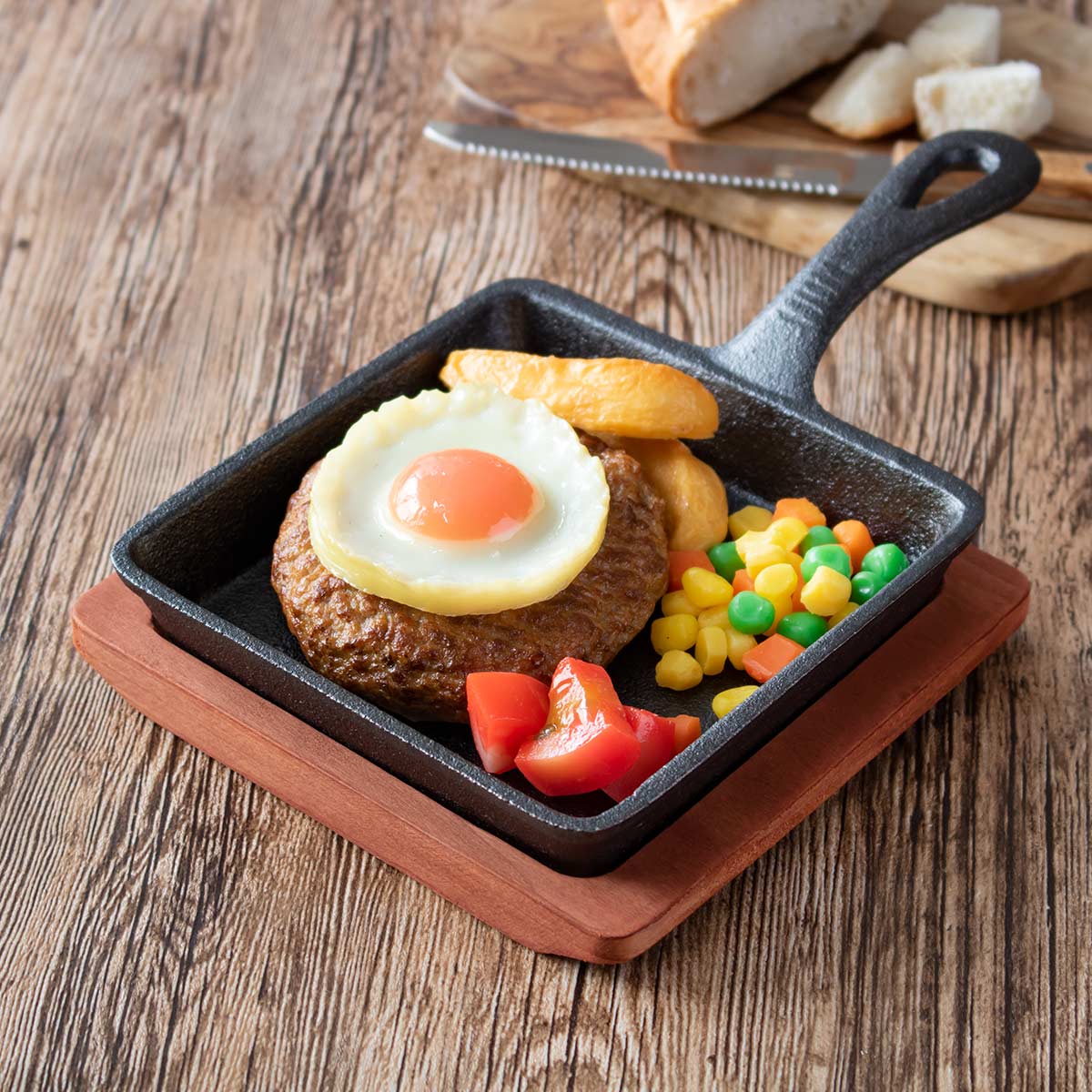 スキレット 13x13cm 角型 スプラウト 鉄鋳物 木製プレート付き （ ガス