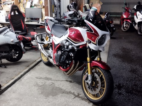 CBカスタム「トータルクラフトビキニカウル別注Ver」編 : オート