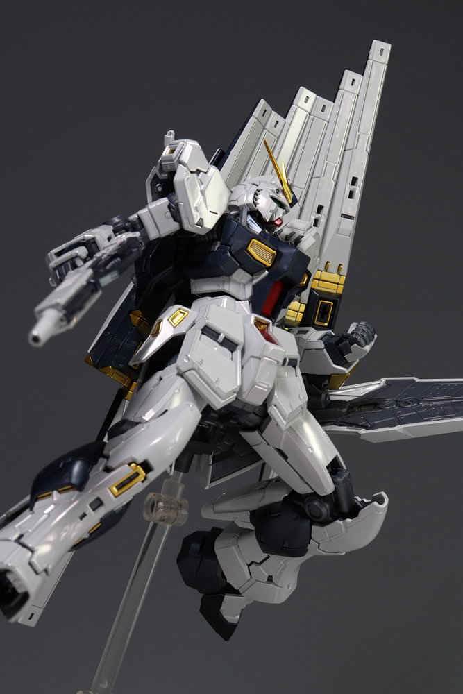 RG ガンダムベース限定 νガンダム[チタニウムフィニッシュ] : デンデロ