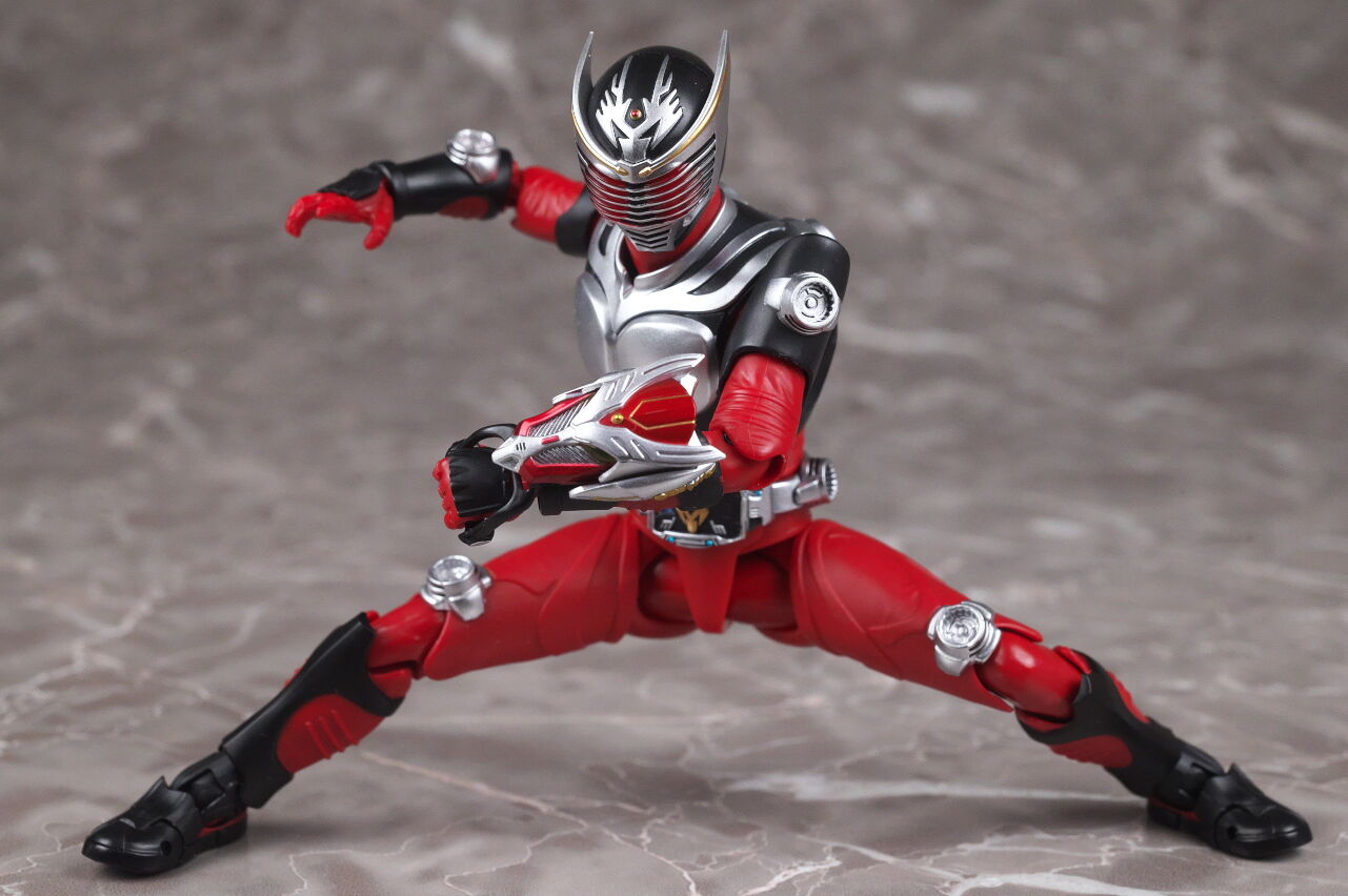 S.H.フィギュアーツ(真骨彫製法) 仮面ライダー龍騎 レビュー : はっちゃか